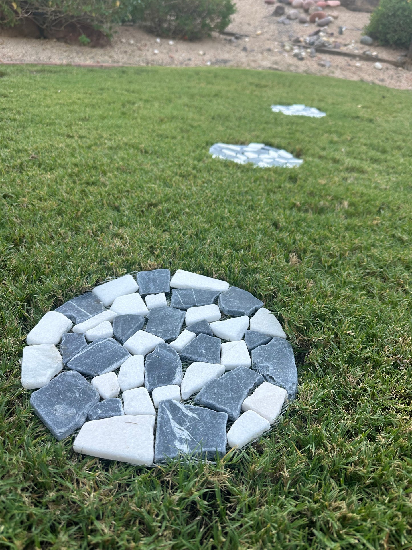 Flat Garden Stepping Stone - D12", Mixed with Black and White, Mesh Back , Matt Fish, $11.03/pc